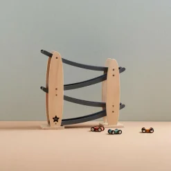 Kid's Concept Bilbane i træ - Grå| Trælegetøj|Sorterings- & Stablelegetøj