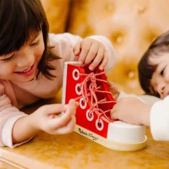 Melissa & Doug Snørebåndsstøvle| Hjælpemidler