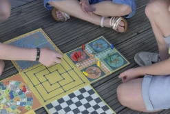 Egmont Toys Spillemagasin (fra 5 år) - Inkl. 5 spil| Legetøj Til Ferien|Spil